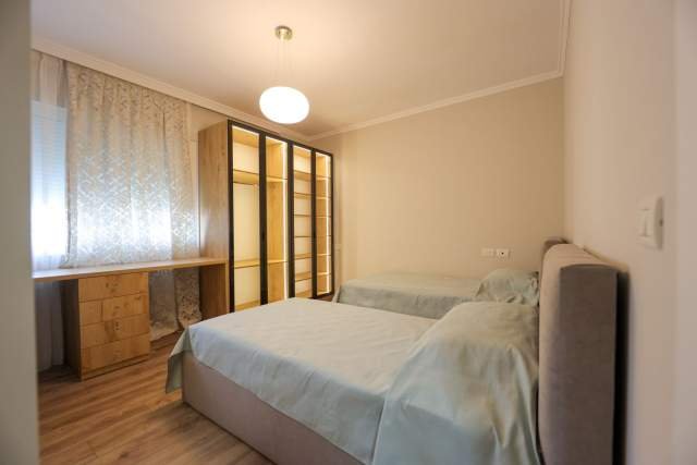 Tirane, shitet apartament 2+1 117 m² Euro (Komuna e Parisit)