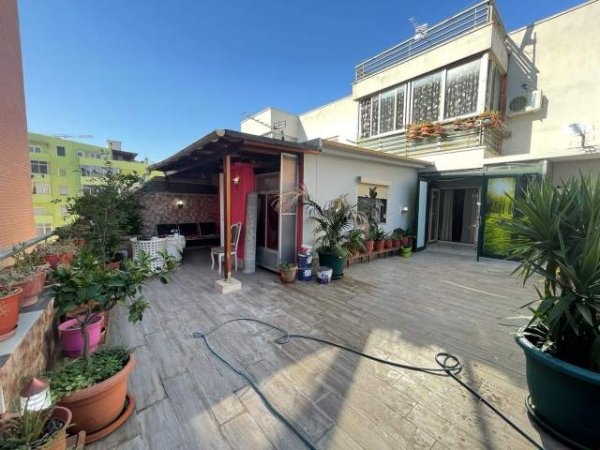 Tirane, jepet me qera apartament 2+1+A+BLK Kati 5, 170 m² 450 Euro