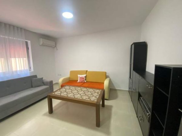 Tirane, jepet me qera apartament 2+1+A Kati 2, 90 m² 400 Euro (prane institutit te Higjenes.)