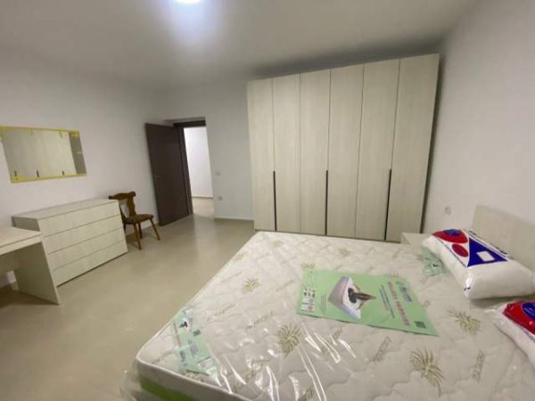 Tirane, jepet me qera apartament 2+1 ,Kati 9, 90 m² 400 Euro  (Rruga Elbasanit)