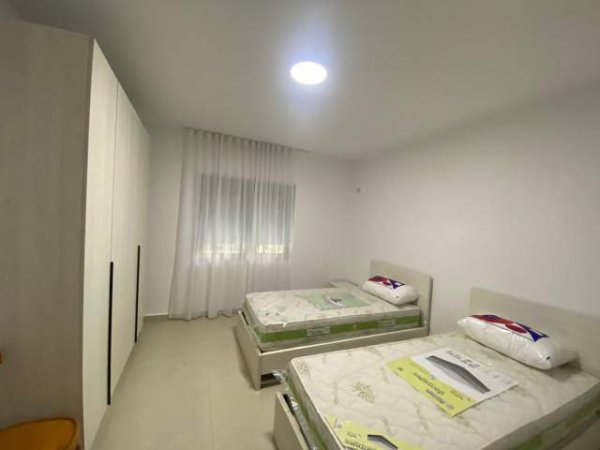 Tirane, jepet me qera apartament 2+1 ,Kati 9, 90 m² 400 Euro  (Rruga Elbasanit)