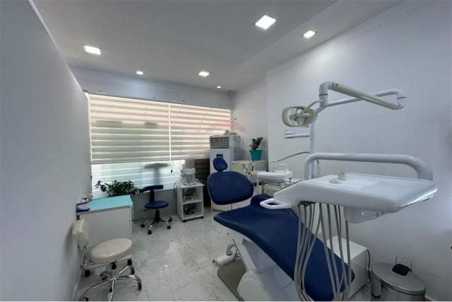 Tirane, jepet me qera ambjent biznesi Kati 1, 70 m² 1.500 Euro (Astir)