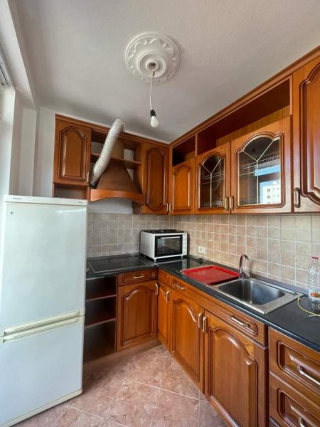 Tirane, jepet me qera apartament 1+1+BLK Kati 6, 81 m² 400 Euro (hoxha tasim)