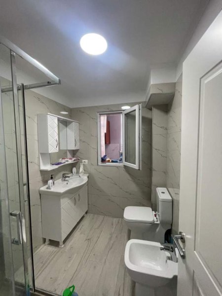 Tirane, jepet me qera apartament 1+1+BLK Kati 2, 60 m² 580 Euro (Tregu Elektrik)