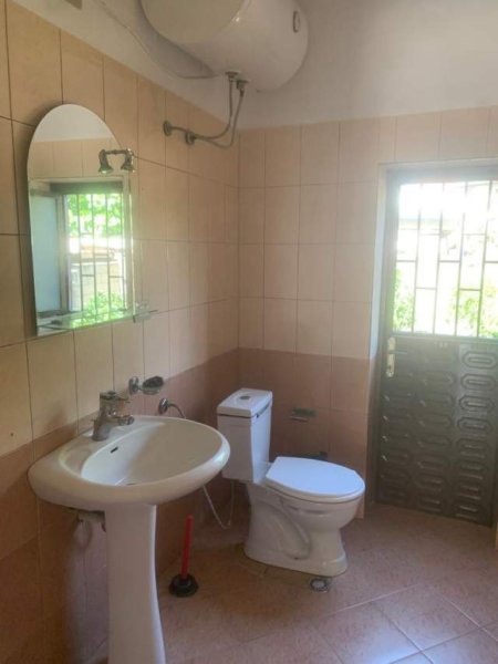 Tirane, jepet me qera shtepi 1+1+BLK Kati 1, 102 m² 35.000 Leke (Artan Lenja)