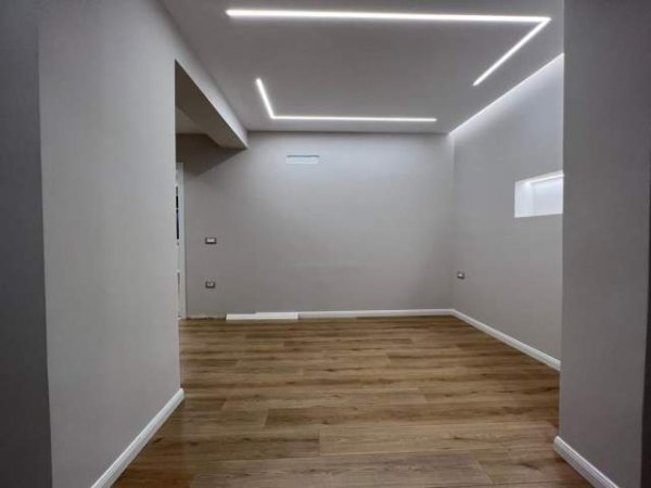 Tirane, shitet apartament Kati 3, 123 m² 225.000 Euro