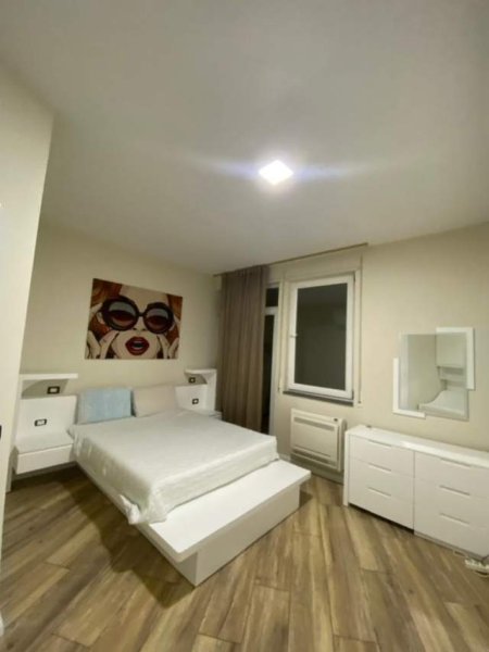 Tirane, jepet me qera apartament 2+1+BLK Kati 5, 100 m² 550 Euro ("Kopshti Botanik")
