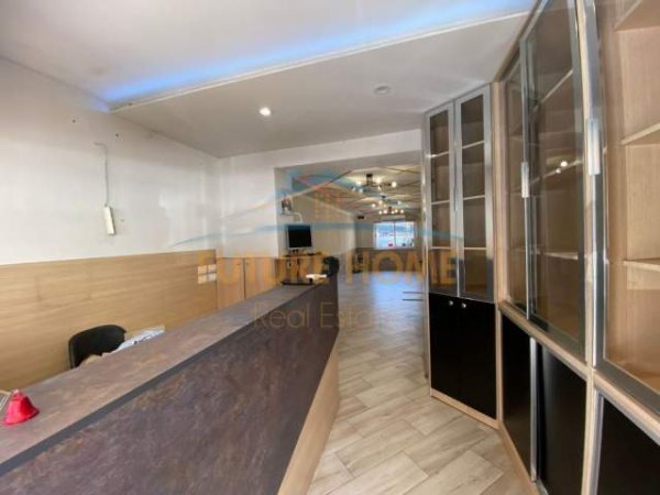 Tirane, shitet dyqan Kati 0, 42 m² 145.000 Euro (Ura e Selites)