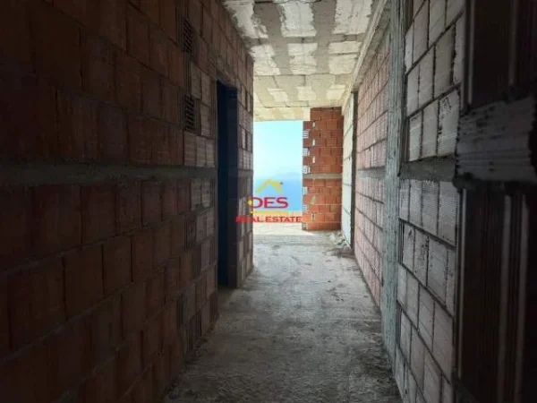 Vlore, shitet garsonier Kati 3, 49 m² 1.100 Euro/m2 (Rruga Dhimiter Konomi, Vlore)