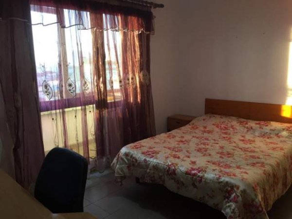 Tirane, jepet me qera Penthouse 2+1+A+BLK Kati 6, 100 m² 350 Euro (Riza cerova)