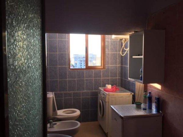 Tirane, jepet me qera Penthouse 2+1+A+BLK Kati 6, 100 m² 350 Euro (Riza cerova)