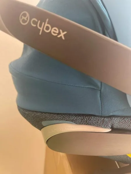 Tirane Car seat/ segiolino Cybex Cloud Z 150 Euro