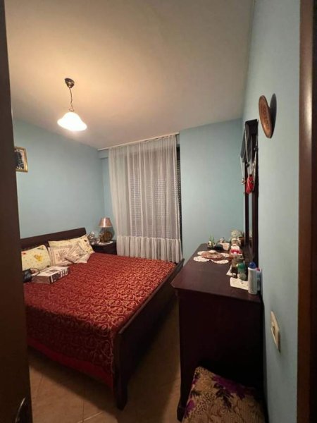 Tirane, jepet me qera apartament 104 m² 500 Euro (21 dhjetori)