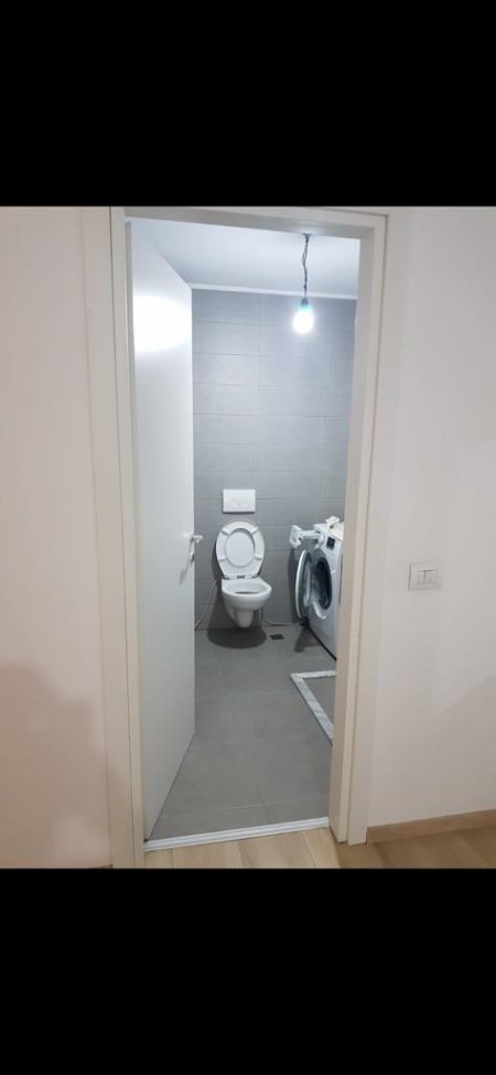 Tirane, jepet me qera 78 m² 400 Euro (Ish Fusha e Aviaconit Turdiu)