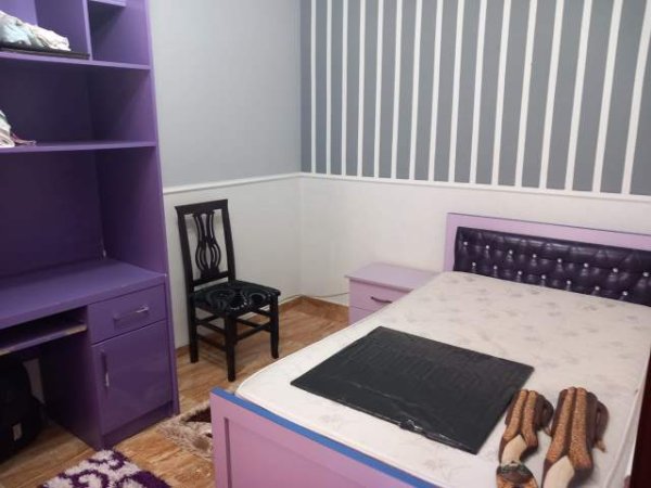 Tirane, jepet me qera apartament 70 m² 30.000 Leke (Rruga violeta Manushi)