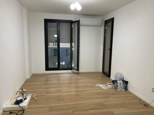 Tirane, ofert apartament 68 m² 300 Euro
