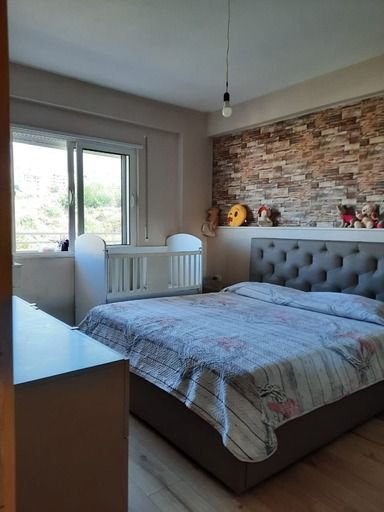 Tirane, jepet me qera apartament 107 m² 35000Leke Fresk