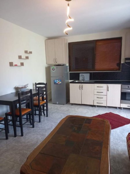 Tirane, jepet me qera apartament 2+1+BLK Kati 3, 80 m² 40.000 Leke (Blloku)