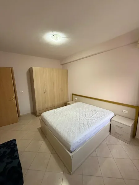 Tirane, jepet me qera nga Pronari, pa-komision apartament 2+1+Ballkon Kati 7, 94 m² 530 € (Rruga Joklin Persi)