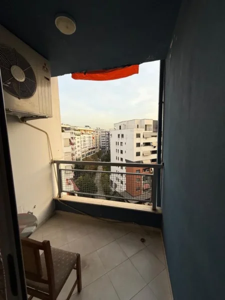 Tirane, jepet me qera nga Pronari, pa-komision apartament 2+1+Ballkon Kati 7, 94 m² 530 € (Rruga Joklin Persi)