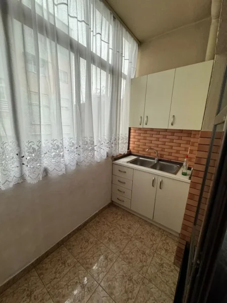 Tirane, jepet me qera apartament 2+1+Aneks+Ballkon Kati 5, 120 m² 450 € (Don Bosko, Pran Restorant Gjelit.)