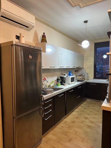 Tirane, jepet me qera apartament 2+1+Ballkon Kati 11, 108 m² 600 € (Kompleksi Panorama)