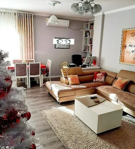 Tirane, shitet apartament 2+1+Ballkon Kati 3, 100 m² 160.000 € (Rruga Muhamed Deliu)