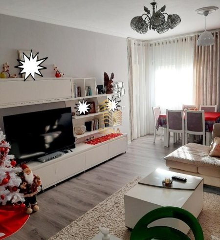 Tirane, shitet apartament 2+1+Ballkon Kati 3, 80 m² 140.000 € (Rruga Muhamed Deliu)