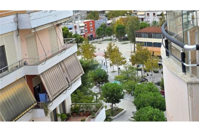 Vlore, shitet apartament 1+1 Kati 9, 78 m² 115.000 € (Bulevardi Kryesor, Vlorë)