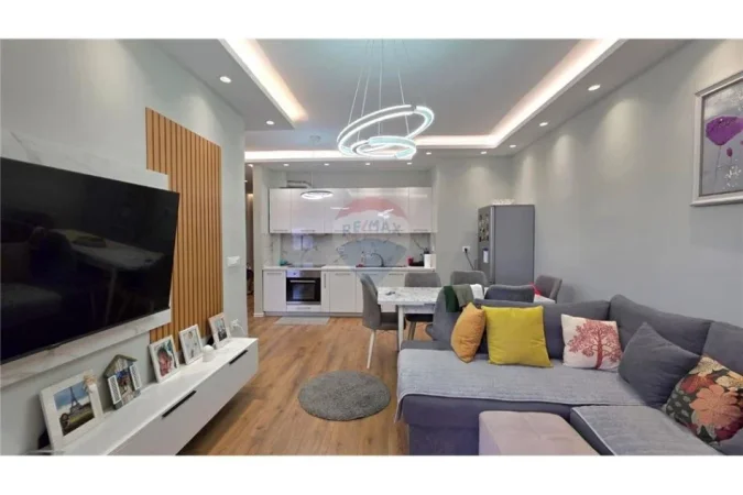 Vlore, shitet apartament 1+1 Kati 9, 78 m² 115.000 € (Bulevardi Kryesor, Vlorë)