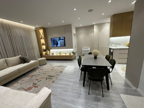 Tirane, jepet me qera apartament 2+1+Ballkon Kati 3, 95 m² 850 € (Rruga Dibres)