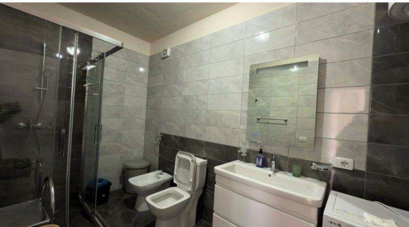 Tirane, shitet apartament 2+1 Kati 3, 117 m² 150.000 € (FRESKU)