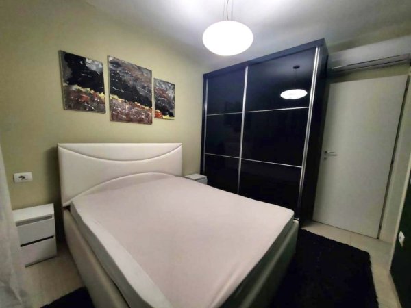 Tirane, jepet me qera apartament 2+1 , 110 m² 900 € (Stadiumi dinamo)