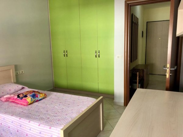 Tirane, jepet me qera apartament 1+1+Ballkon Kati 2, 65 m² 550 € (Rruga Mine Peza, pranë Prokurorisë)