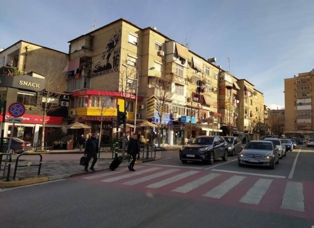 Tirane, shitet apartament 2+1+Ballkon Kati 4, 73 m² 160.600 € (Rruga Isuf Elezi)