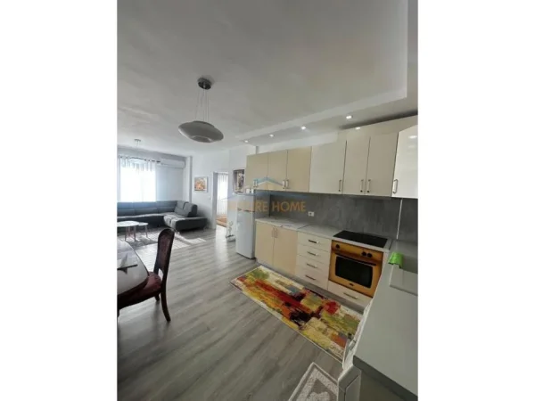 Tirane, jepet me qera apartament 2+1 Kati 5, 87 m² 700 € (Rruga Dritan Hoxha)