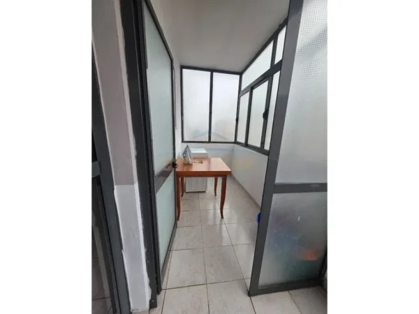 Tirane, jepet me qera apartament 2+1 Kati 4, 92 m² 520 € (Astir , Prane Bar Bohem)