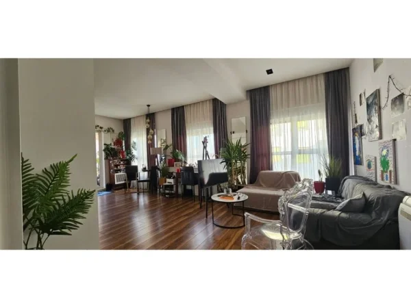 Tirane, shitet apartament Kati 6, 115 m² 180.000 € 