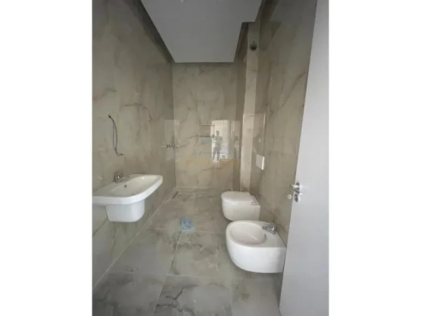 Tirane, shitet apartament 2+1+2+Ballkon Kati 6, 121 m² 320.000 € (Vasil Shanto, Spring Residence)