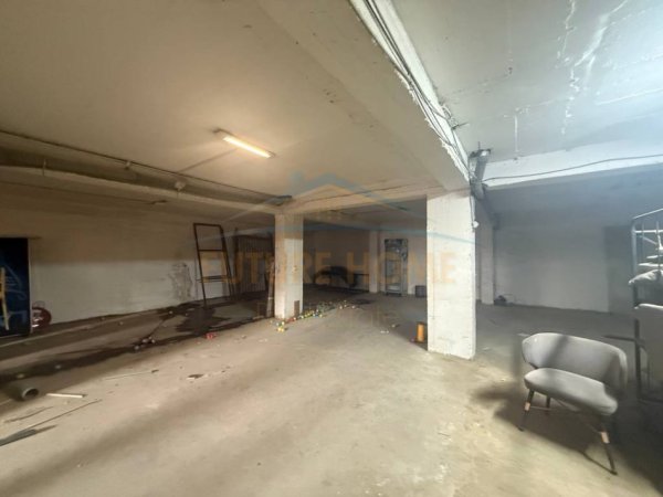 Tirane, jepet me qera magazine Kati -1, 160 m² 700 € (Rruga Besa)