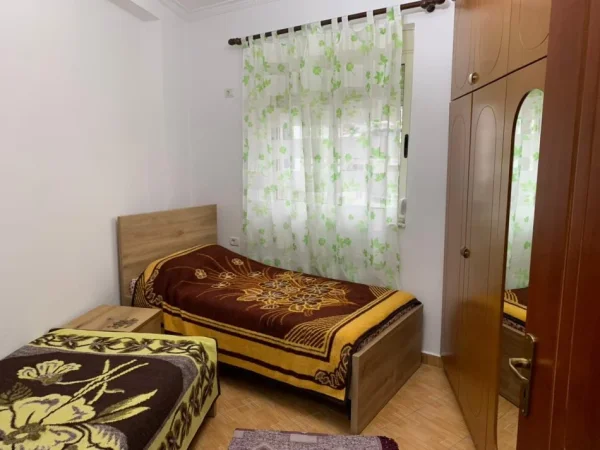 Tirane, jepet me qera apartament 2+1 Kati 5, 80 m² 400 € (Fresk)