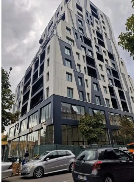 Tirane, jepet me qera ambjent biznesi Kati 1, 107 m² 2.200 € (RRUGA E BARRIKADAVE)