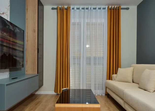 Tirane, jepet me qera apartament 1+1+Ballkon Kati 5, 44 m² 800 € (Blloku)