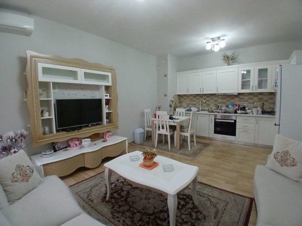 Tirane, jepet me qera apartament 2+1+Ballkon Kati 1, 90 m² 580 € 