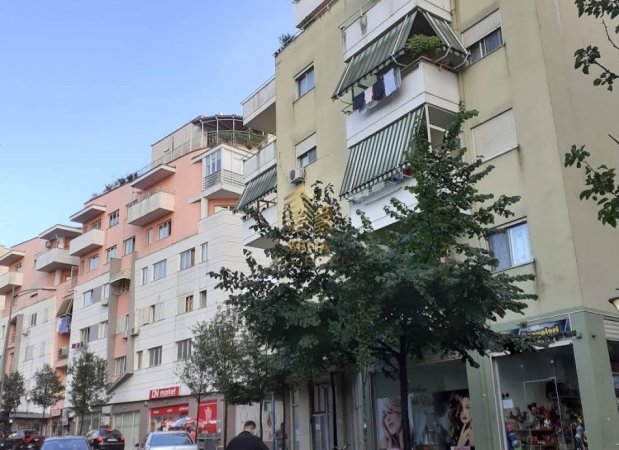 Tirane, jepet me qera ambjent biznesi Kati 0, 20 m² 400 € (Rruga Muhamed Deliu)