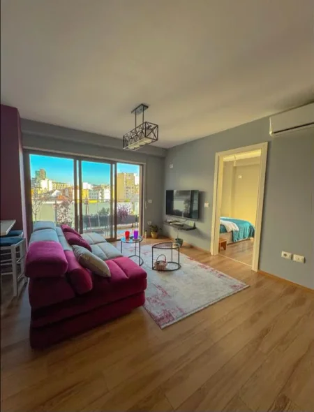 Tirane, jepet me qera apartament 2+1+Ballkon Kati 6, 90 m² 850 € (Mine peza)
