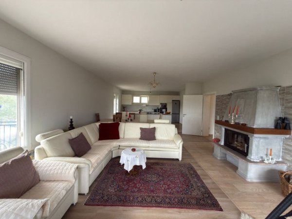 Tirane, shitet Vile 4+1 , 1.260 m² 280.000 € (Preze)