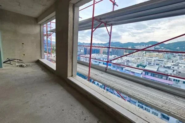 Tirane, shitet apartament 1+1+Ballkon Kati 11, 202.000 m² 202.000 € (Whitet Tower)