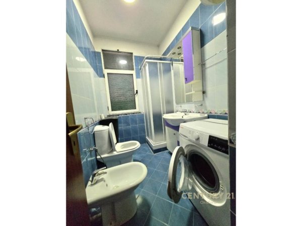 Tirane, jepet me qera apartament 2+1 Kati 7, 116 m² 1.300 € (Bllok)