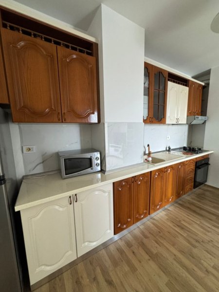Tirane, jepet me qera apartament 1+1+Ballkon Kati 6, 60 m² 50.000 leke